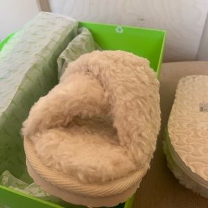 Sam Edelman shearling slides size 8